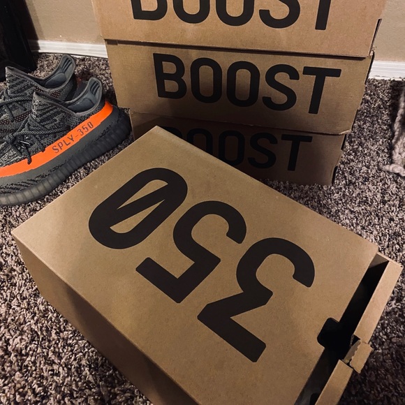 Yeezy Boost V2 main image 4